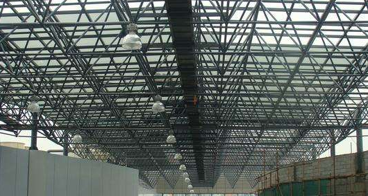 儋州听网架公司的名目师阐述其网架的季节个性